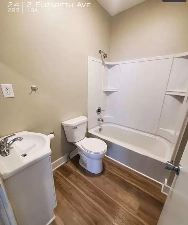 Building Photo - Two bedroom home near Fairgrounds!
