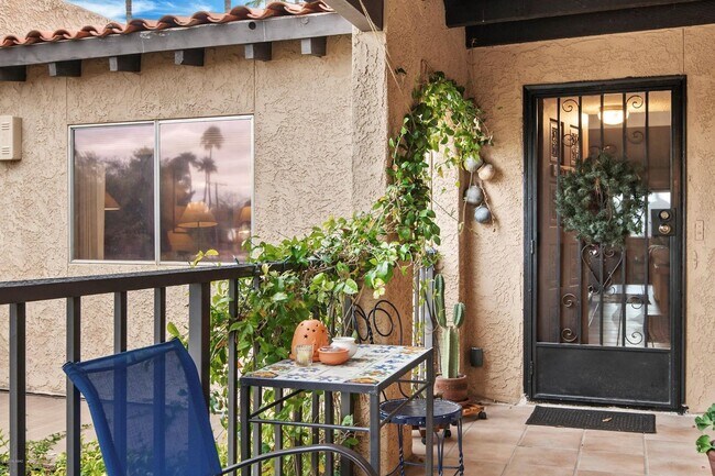 Building Photo - Spacious Midtown Condo