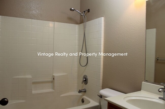 Building Photo - Just Back On The Renal Market Cozy 3 Bedro...