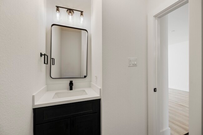 Building Photo - 6326 Del Rio St