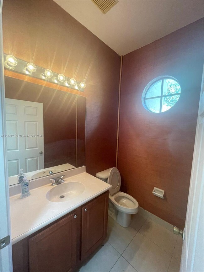 Building Photo - 4242 SW 124th Way