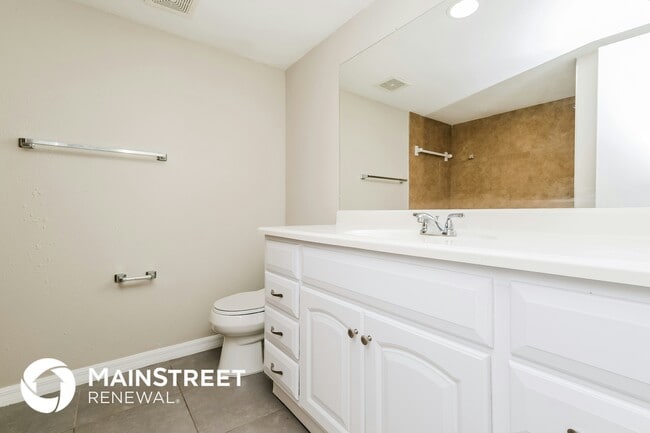 Building Photo - 1130 Foxwood Dr