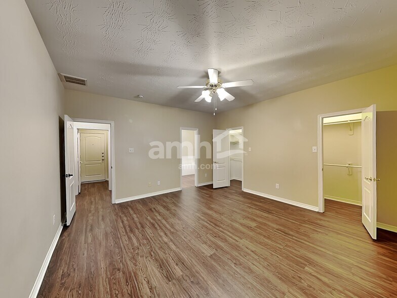 Building Photo - 38011 W Sulphur Creek Dr