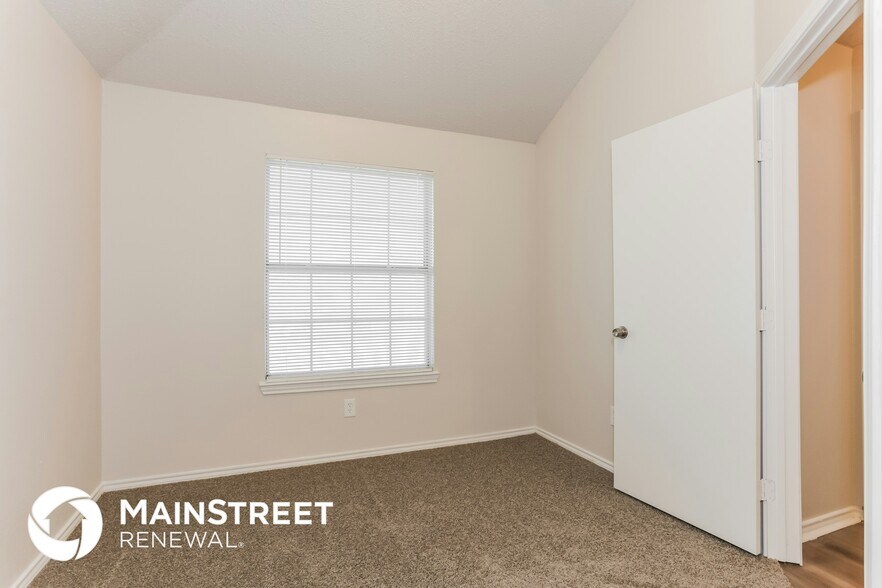 Building Photo - 1532 Linda Ln