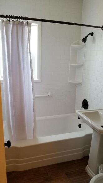 Bathroom - 2018 W 35th St