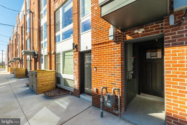 Primary Photo - 1500 N Randolph St