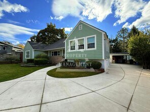 Building Photo - Beautiful Millcreek Home!