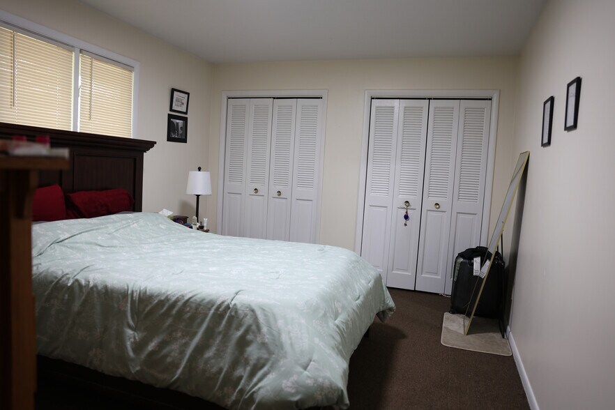 Primary Bedroom - 1517 Cambria Dr