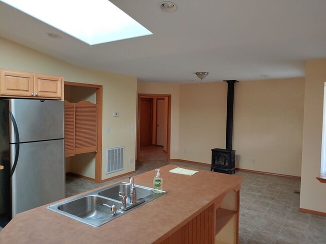 Building Photo - Quiet Neighborhood 55+Community-front land...