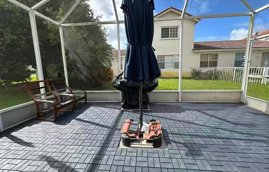 Building Photo - 18702 SW 27th St