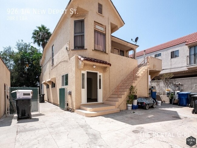 Building Photo - 926 1/4 New Depot St.-