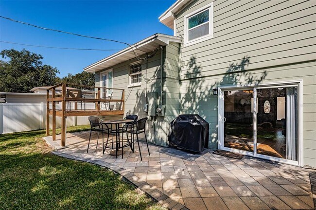 Building Photo - 13556 Bellewood Ave