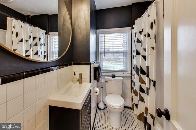 Building Photo - 1766 E Street NE Unit