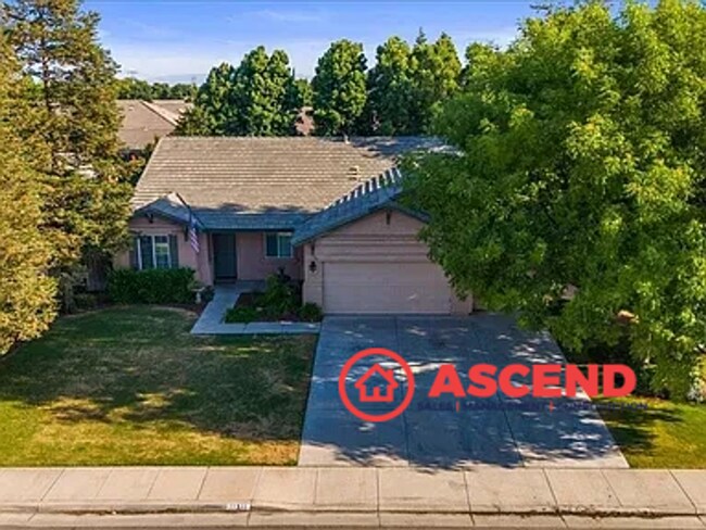 Building Photo - Stunning Home Home Off Jewetta Ave and Sno...