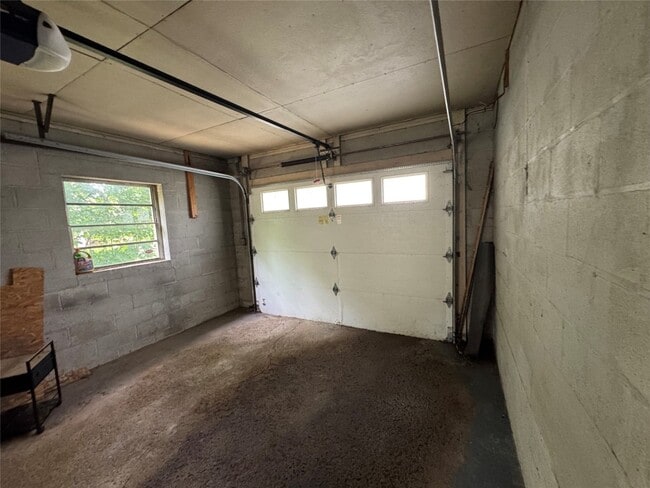 Building Photo - 77 Riverside Dr