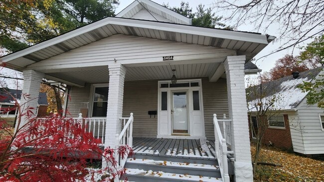 Primary Photo - 8454 Plainfield Rd