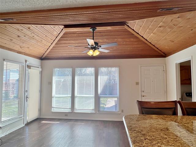 Building Photo - 906 Moore St