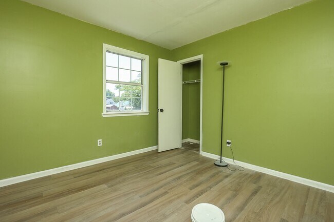 Building Photo - 4 bedroom 3 Bath in Tangelwoods - Fenced in backyard