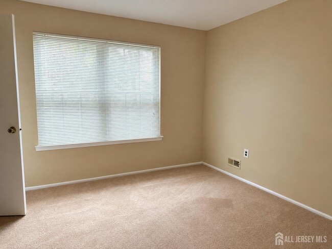 Building Photo - 109 Applegate Ln