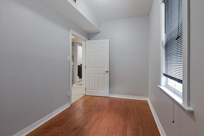 Building Photo - 5241 S Wolcott Ave