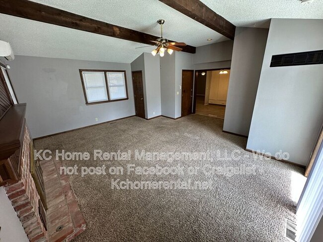 Building Photo - 6134 Glenwood St