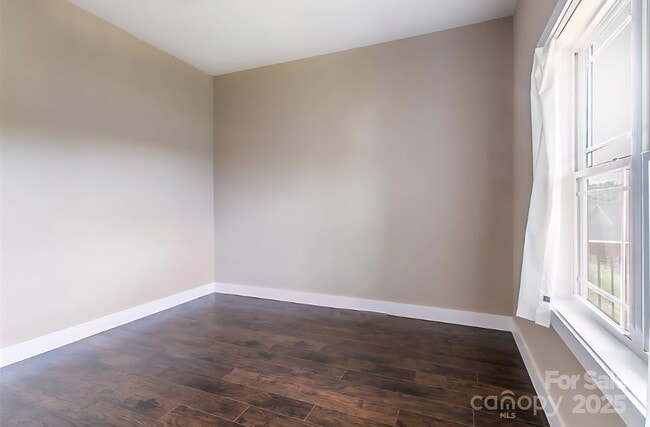 Building Photo - 75 Leyland Cir