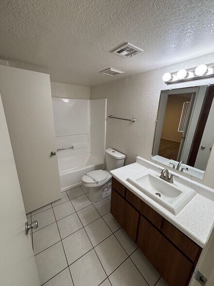 Building Photo - 1201 S McClintock Dr