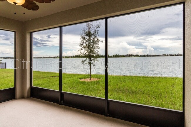 Building Photo - Beautiful Waterfront Home (4/3.5) in Grove...