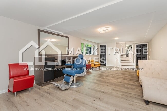 Building Photo - 13140 S 86th Ave