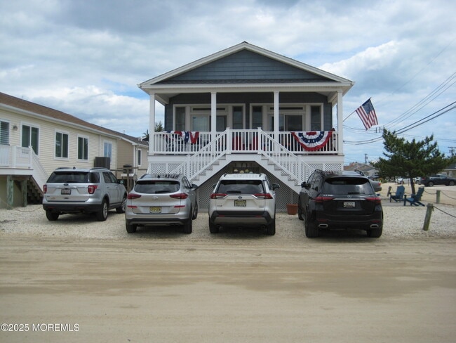 Building Photo - 128 W Osprey Way