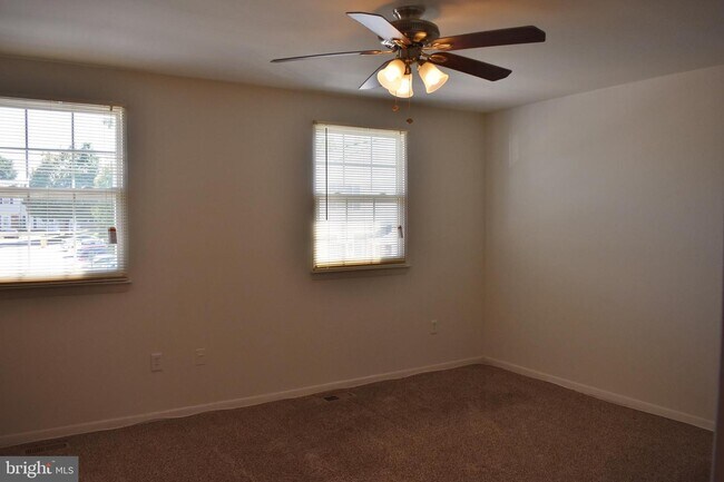 Building Photo - 6468 Mt Vernon Ln