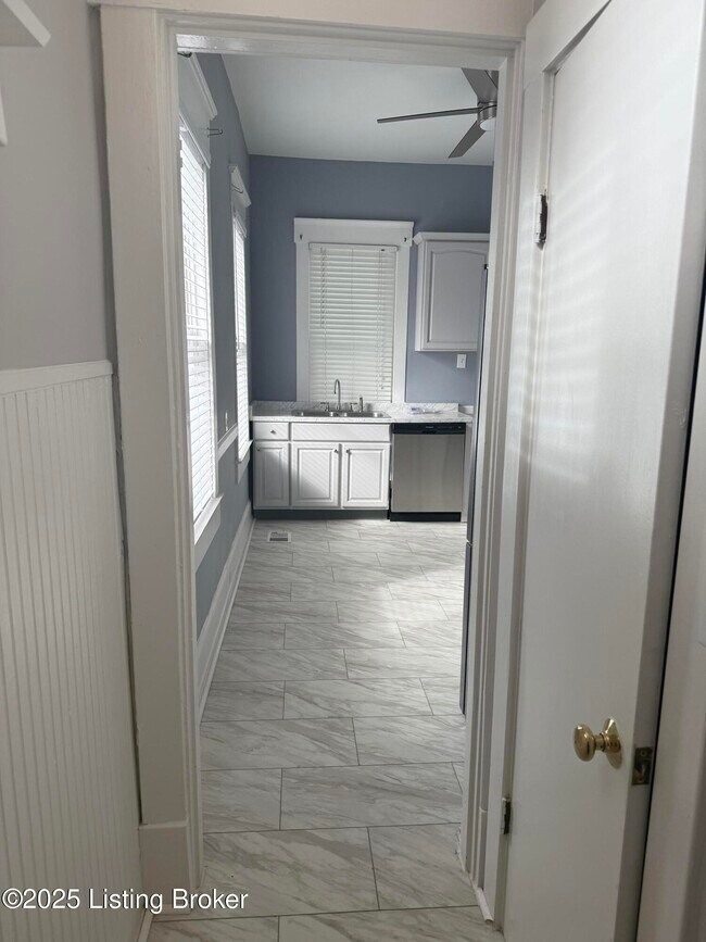 Building Photo - 1529 Christy Ave