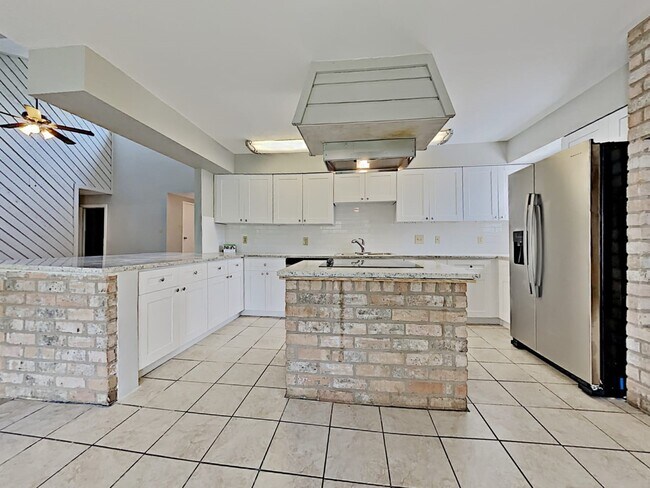 Building Photo - 1118 Red Rock Canyon Dr