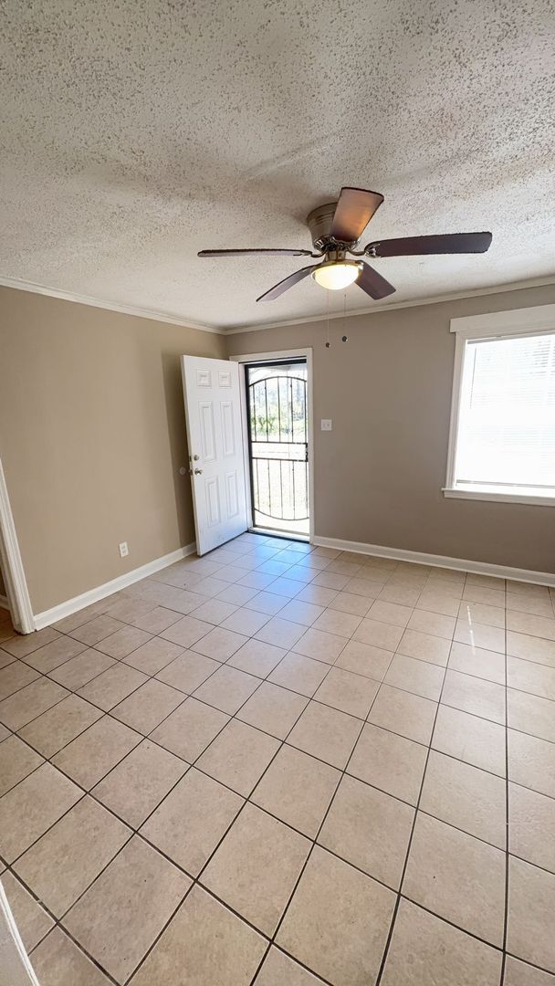 Building Photo - Newly Renovated Home In North Memphis