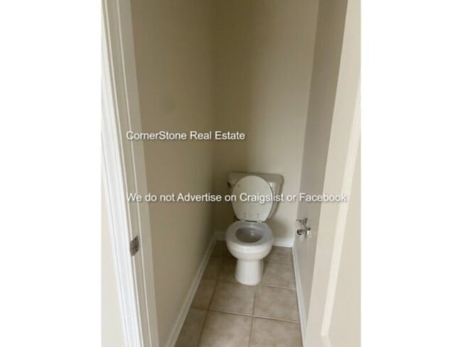 Building Photo - 50 Breezewood Dr