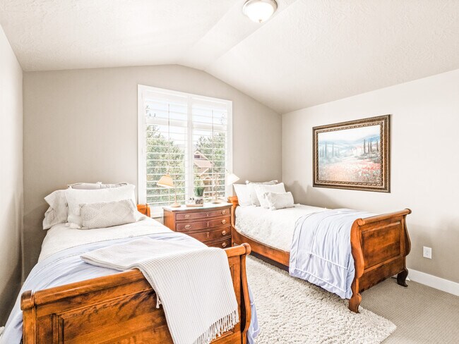 Building Photo - 2670 Weathervane Way S