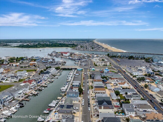 Building Photo - 120 Randall Ave