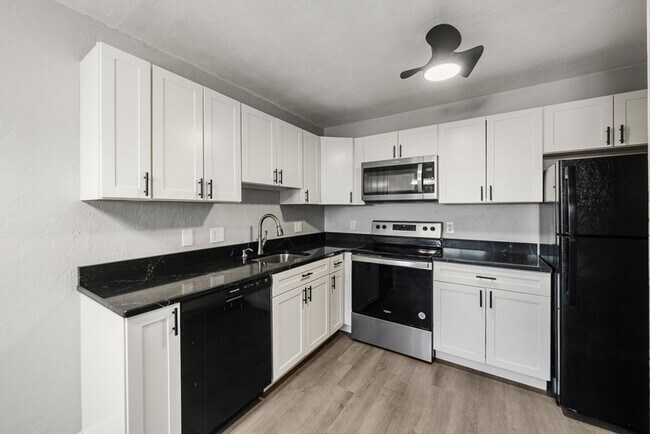 Building Photo - 22 Irving St