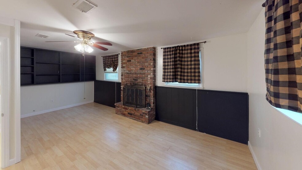 Building Photo - 8806 W 71st Terrace