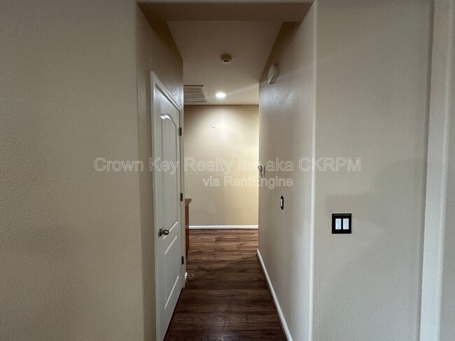 Building Photo - 2568 Tapestry St