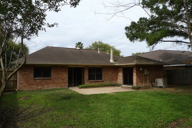 Building Photo - 14223 Whitecross Dr