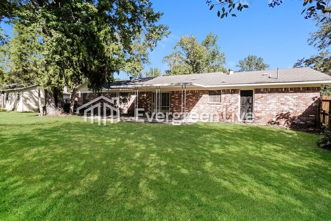 Building Photo - 5805 Baxter Dr