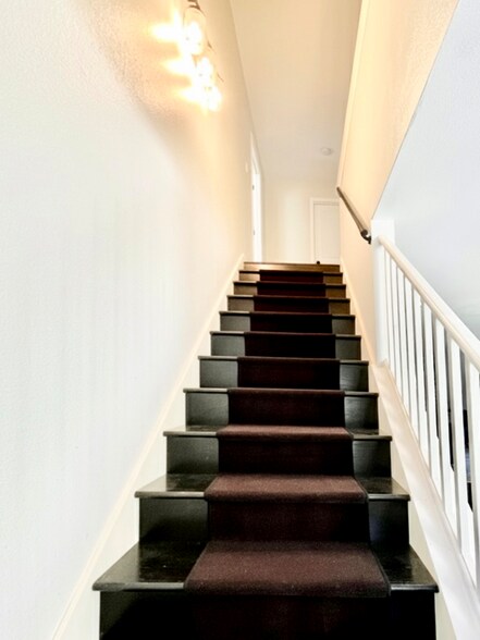 Building Photo - 2127 Encanto Ridge
