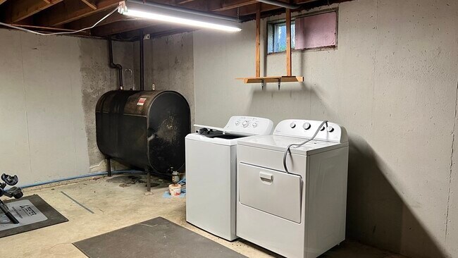 Building Photo - 191 Montgomery Rd