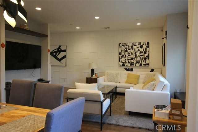 Building Photo - 15343 Lotus Cir