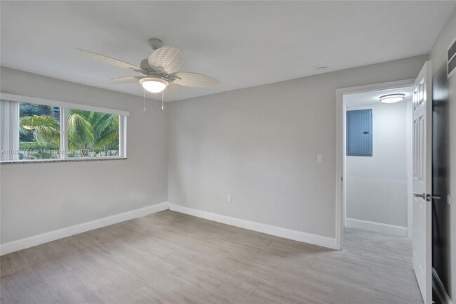 Building Photo - 3800 SW 58th Terrace