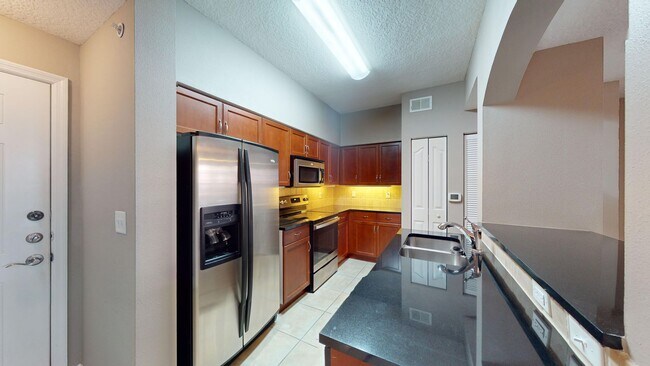 Building Photo - Nice condo for rent in the heart of the St...