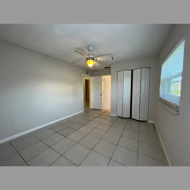 Building Photo - 7247 Albany Rd