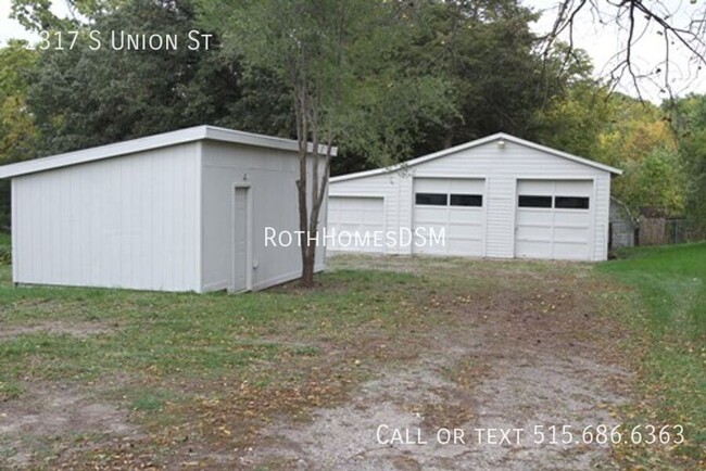 Building Photo - Beautiful Home with 5 car garage!