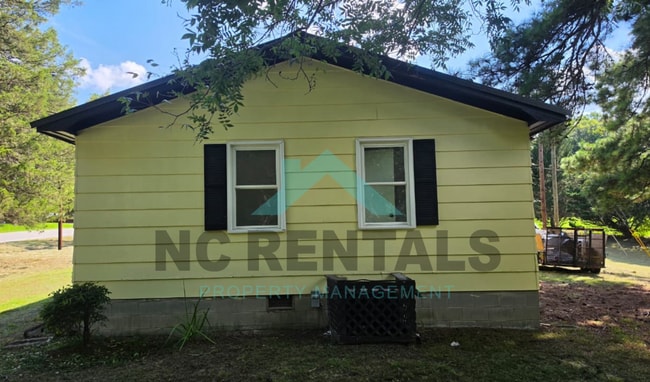 Building Photo - 717 Gun Club Rd